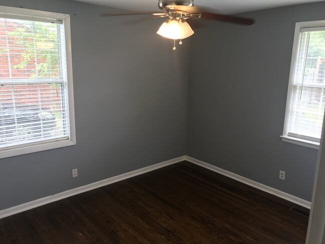 Building Photo - 3007 Stafford Dr