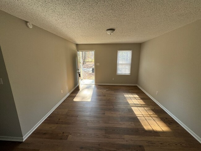 Building Photo - 3 Bedroom House In Hillsdale