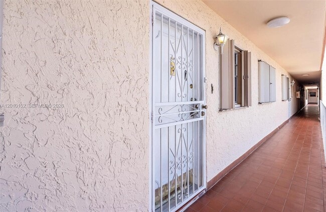 Building Photo - 6820 W Flagler St