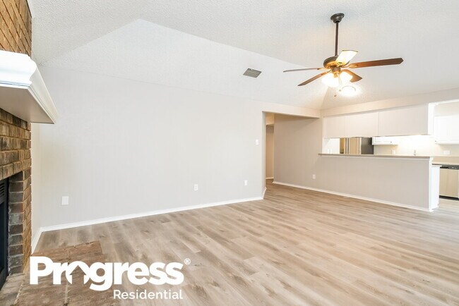 Building Photo - 2408 Havenwood Dr