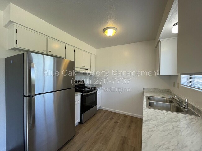 Foto del edificio - 470 Cimarron Dr