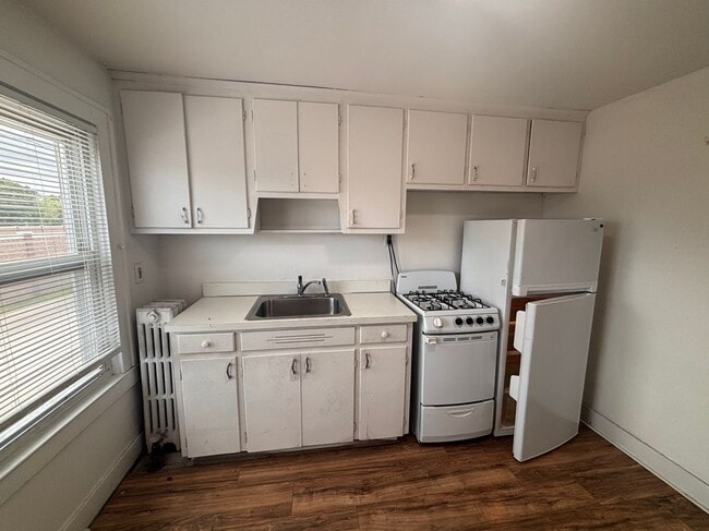 Building Photo - 963 E Hayes Ave