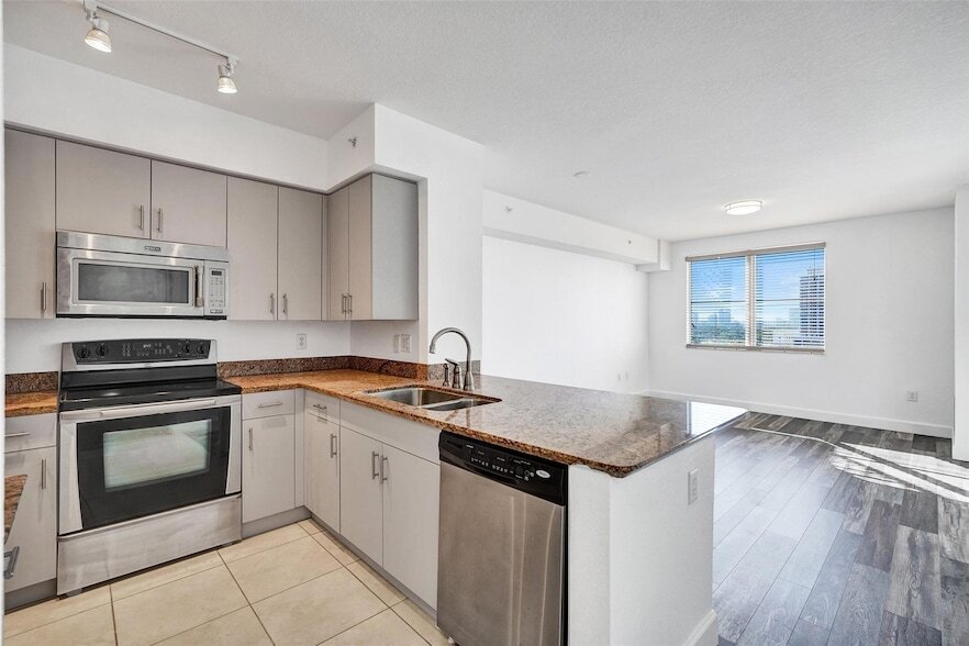 Photo - 1830 RADIUS DR Unit 825