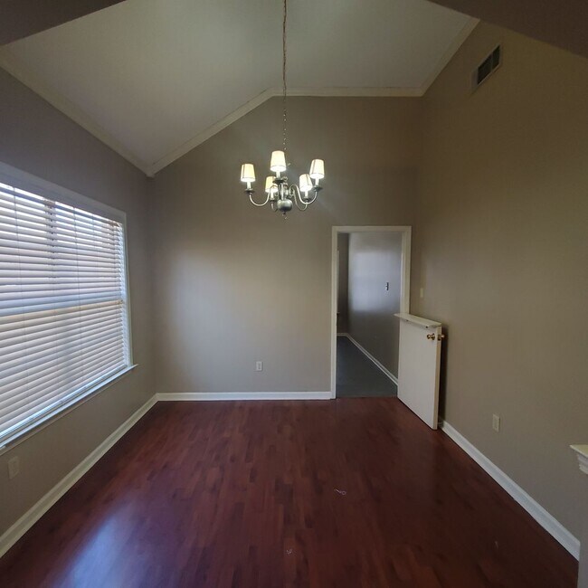 Foto del edificio - 3 Bedroom 2 Bath in Cordova off near Trinity and Sanga