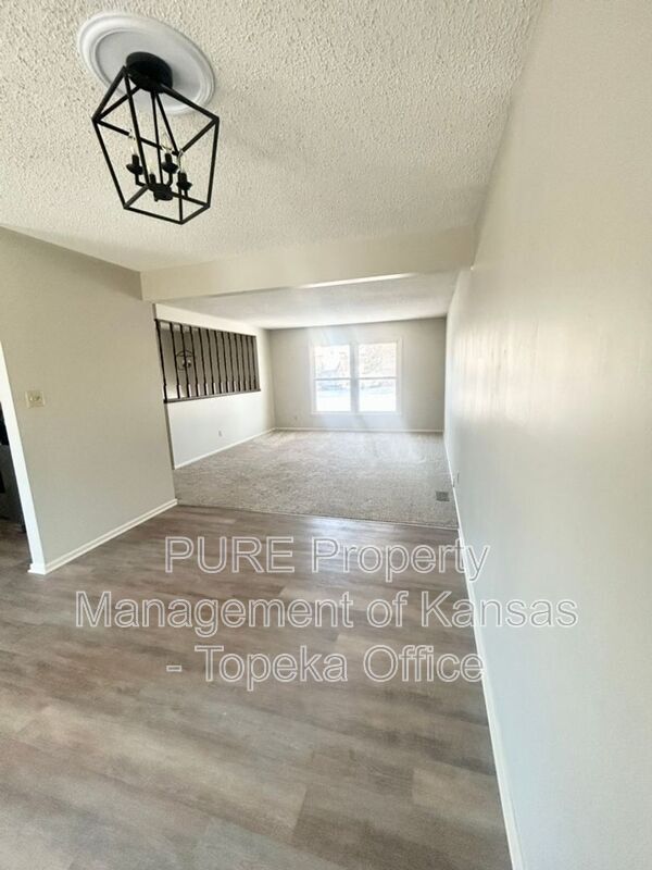 Foto del edificio - 2746 SE Lakeshore Blvd