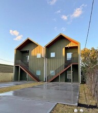 Building Photo - 9705 Garcroft St