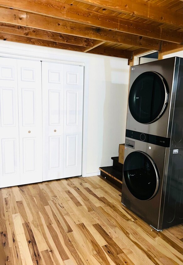 Foto principal - 2127 4th St