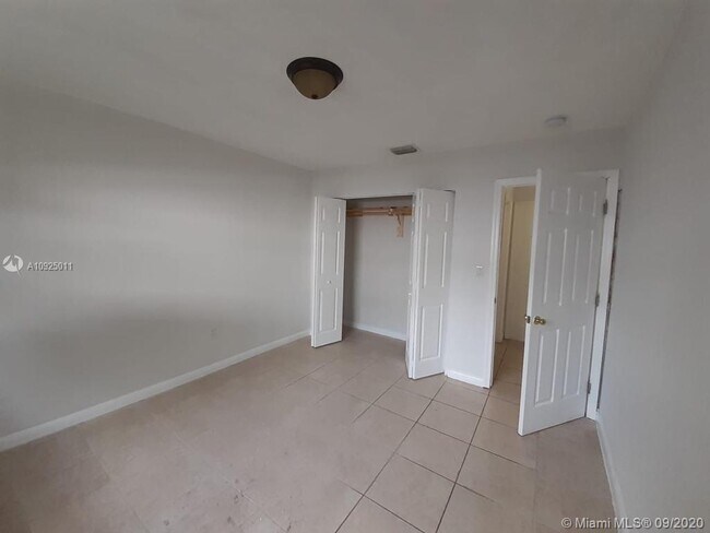 Foto del edificio - 432 NW 32nd Pl