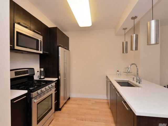 Foto del edificio - 112-03 Queens Blvd