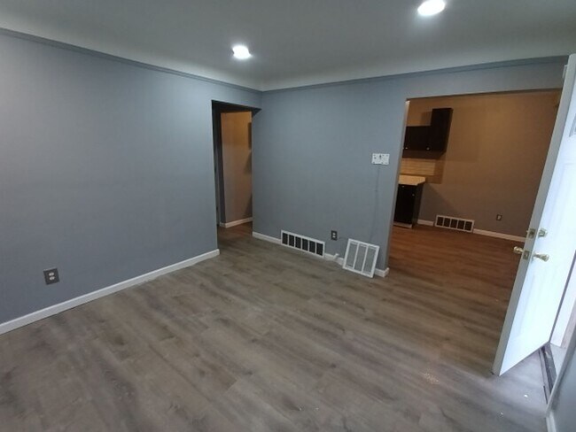 Foto del edificio - 3 bed/1 bath bungalow - Now Available!