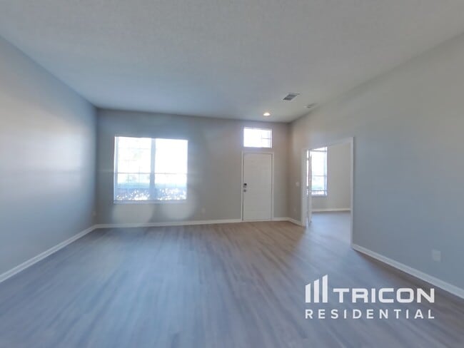 Building Photo - 3264 Abbeyfield Dr E