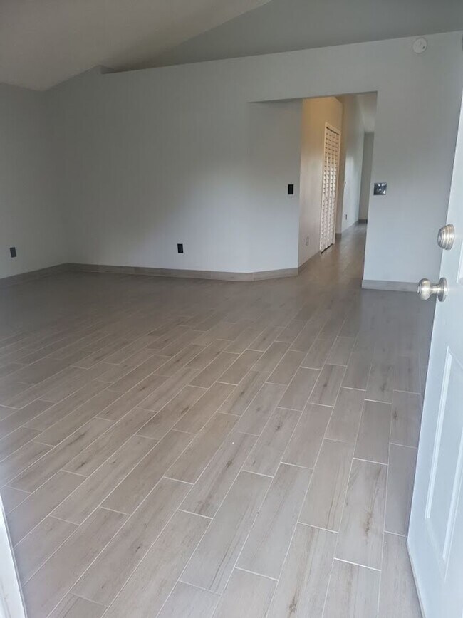 Foto del edificio - 9560 Brackin St