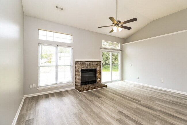 Foto del edificio - 6115 Sunstone Dr