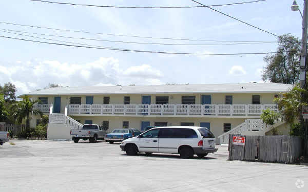 Building Photo - Coral Ridge Isles Apartments