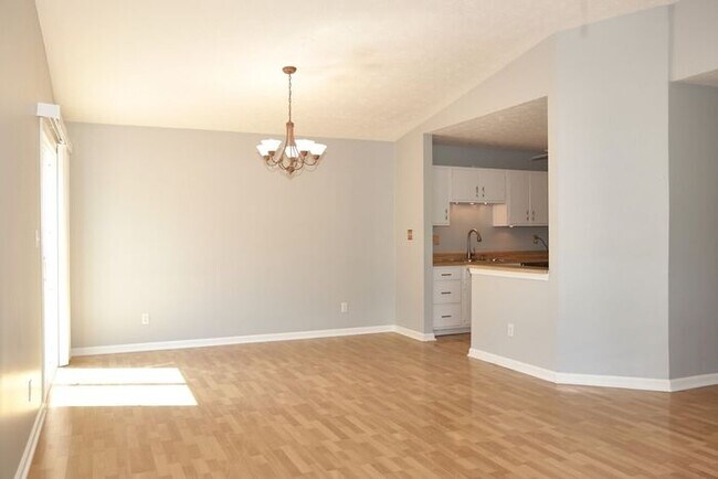 Foto del edificio - 2 Bedroom Condo in Indianapolis
