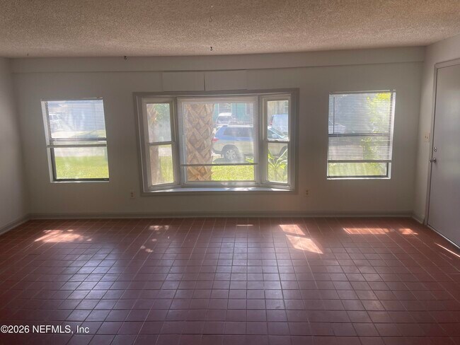 Foto del edificio - 530 Myra St
