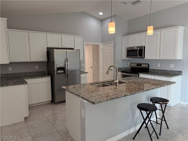 Foto del edificio - 910 NW 8th Terrace