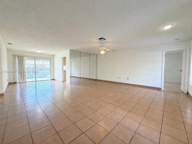 Foto del edificio - 11711 NW 29th St