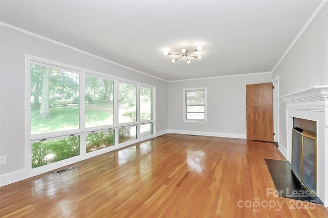 Foto del edificio - 207 Oak Dr