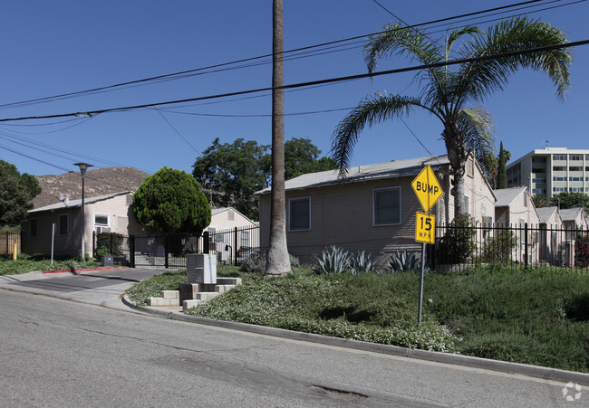 Building Photo - 11937 Knoefler Dr