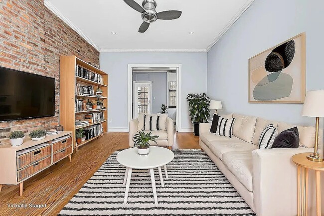 Foto del edificio - 221 E 23rd St