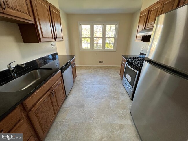Foto del edificio - 14234 Chadwick Ln