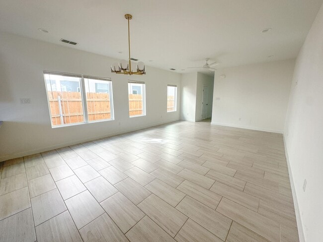 Building Photo - 424 Deer Path Lp