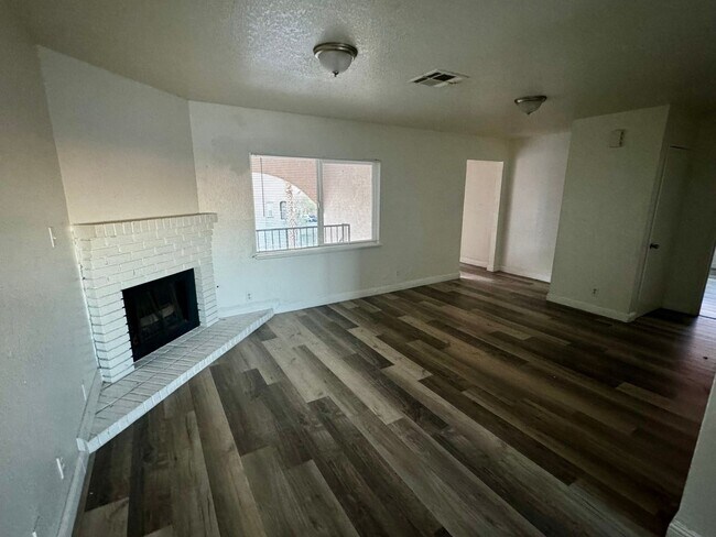 Foto del edificio - 6945 Mendon Ln