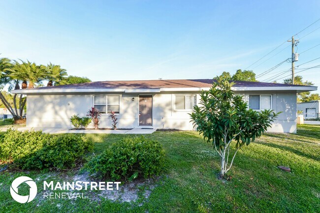 Building Photo - 1706 17th Ave Dr E