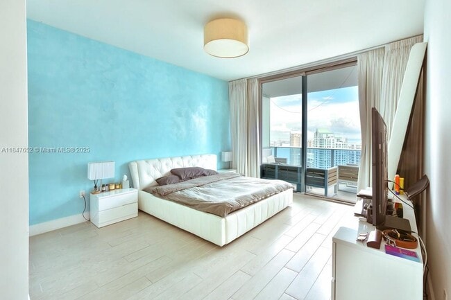 Foto del edificio - 200 Biscayne Boulevard Way