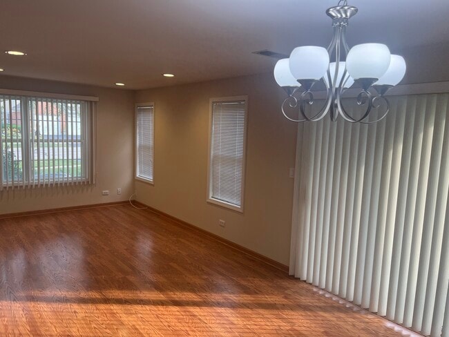 Building Photo - 250 Regal Ct