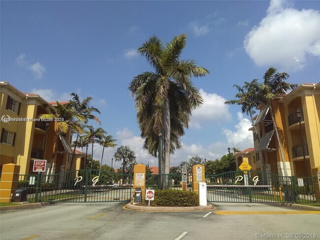 Foto del edificio - 7300 NW 114th Ave