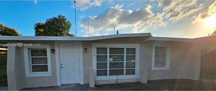 Building Photo - 6116 SW 38th St