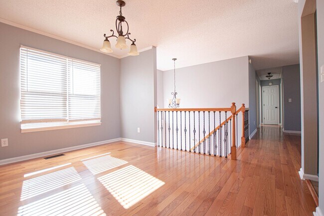 Building Photo - Pet Friendly Four Bedroom with Basement!