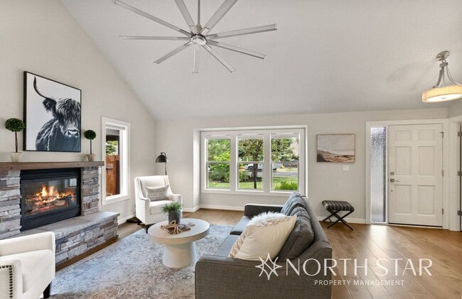 Building Photo - Modern and Spacious 3 bed/2 bath