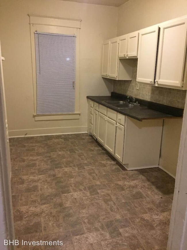 Foto del edificio - 3 br, 1.5 bath House - 556 W 28th St