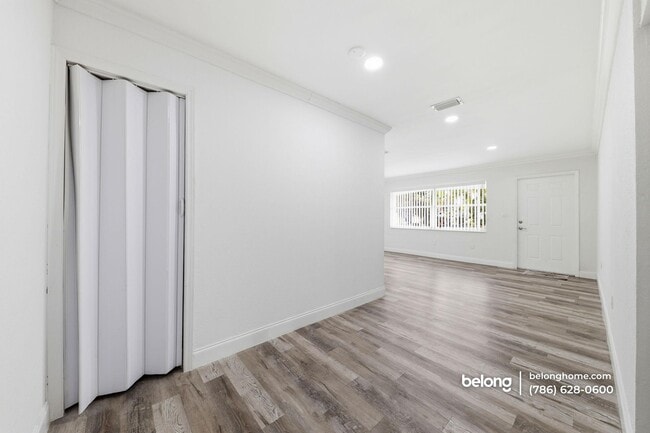 Foto del edificio - 980 NW 200th Terrace