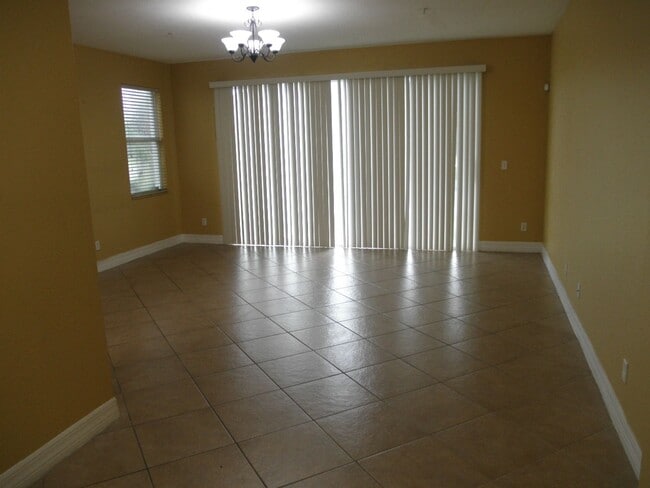 Building Photo - Pipers Cay Townhomes