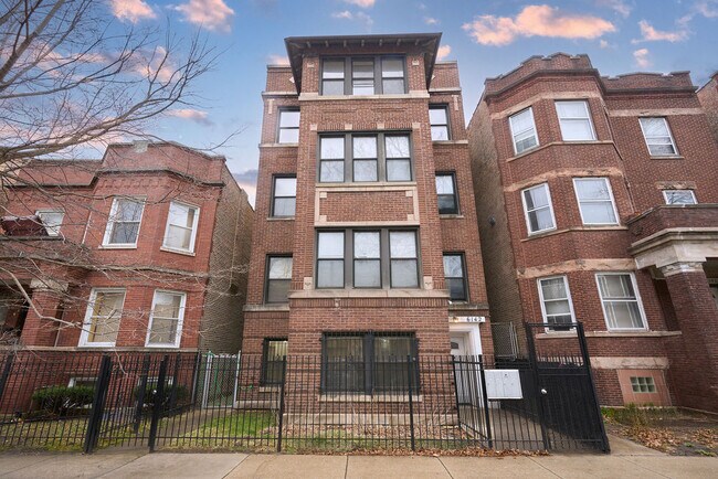 Building Photo - 6142 S Rhodes Ave