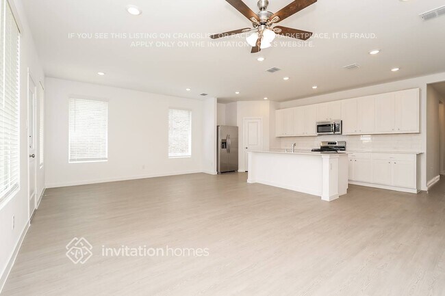 Building Photo - 320 Sedalia Trl
