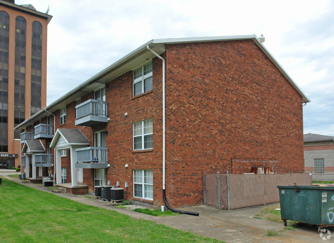 Building Photo - 4709 Maccorkle Ave SE