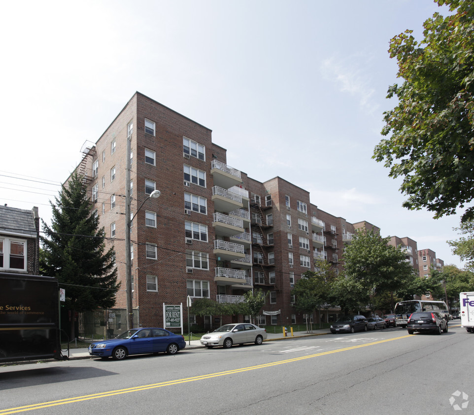 Building Photo - Lawrence Towers