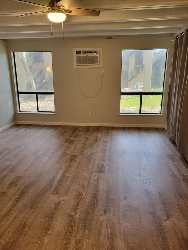 Foto del edificio - 5916 Lago Vista Way