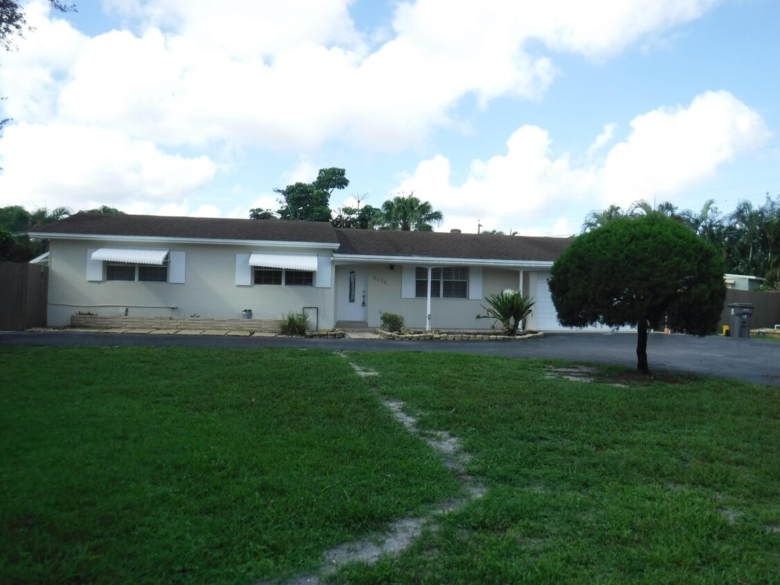 Primary Photo - 5936 Gun Club Rd