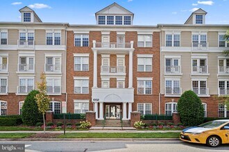 Building Photo - 1002 Elmcroft Blvd
