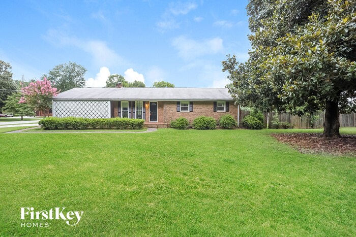 Primary Photo - 105 Lake Dr