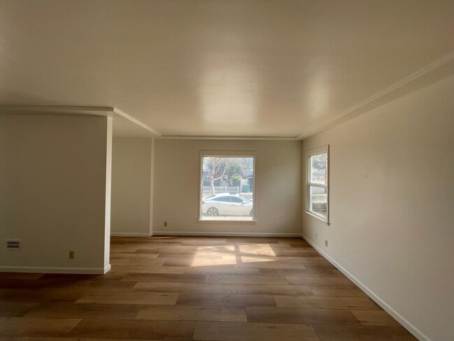 Building Photo - 1221 Olive St
