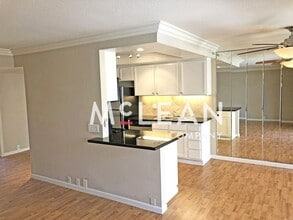Building Photo - 400 N Sunrise Way