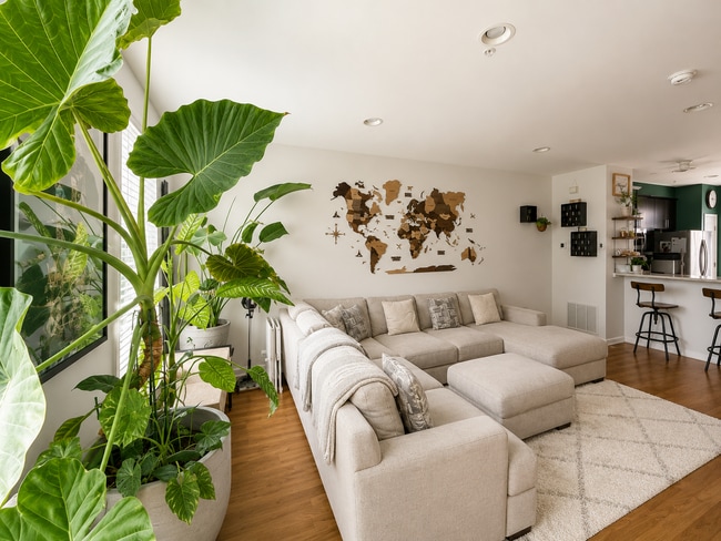 Living room - 4502 Fait Ave