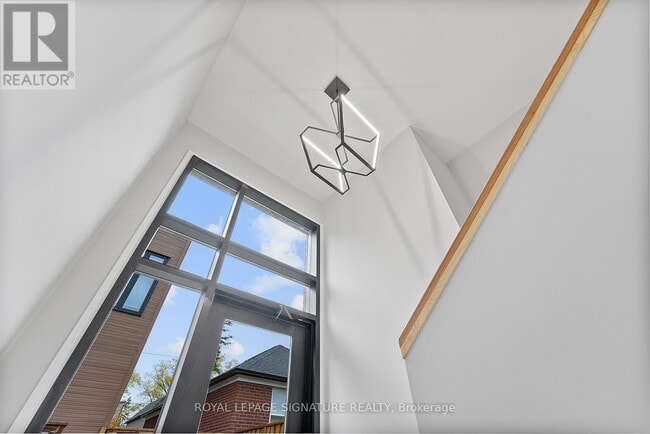 Building Photo - 45 William St